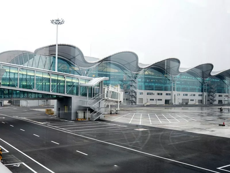 Clădire înaltă cu structură de oțel al aeroportului